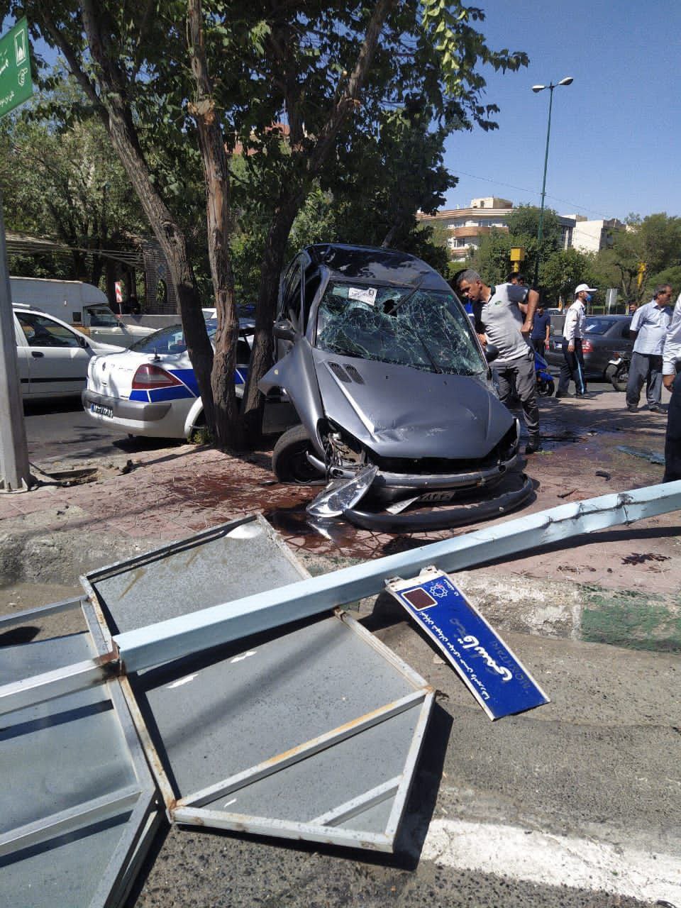 تصادف هولناک ماشین 206 با پلیس + تصویر 3