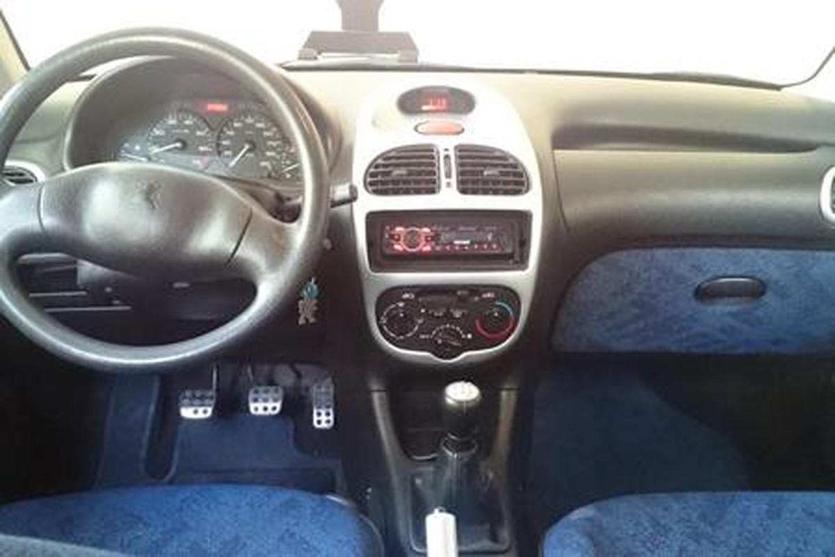 تصادف هولناک ماشین 206 با پلیس + تصویر