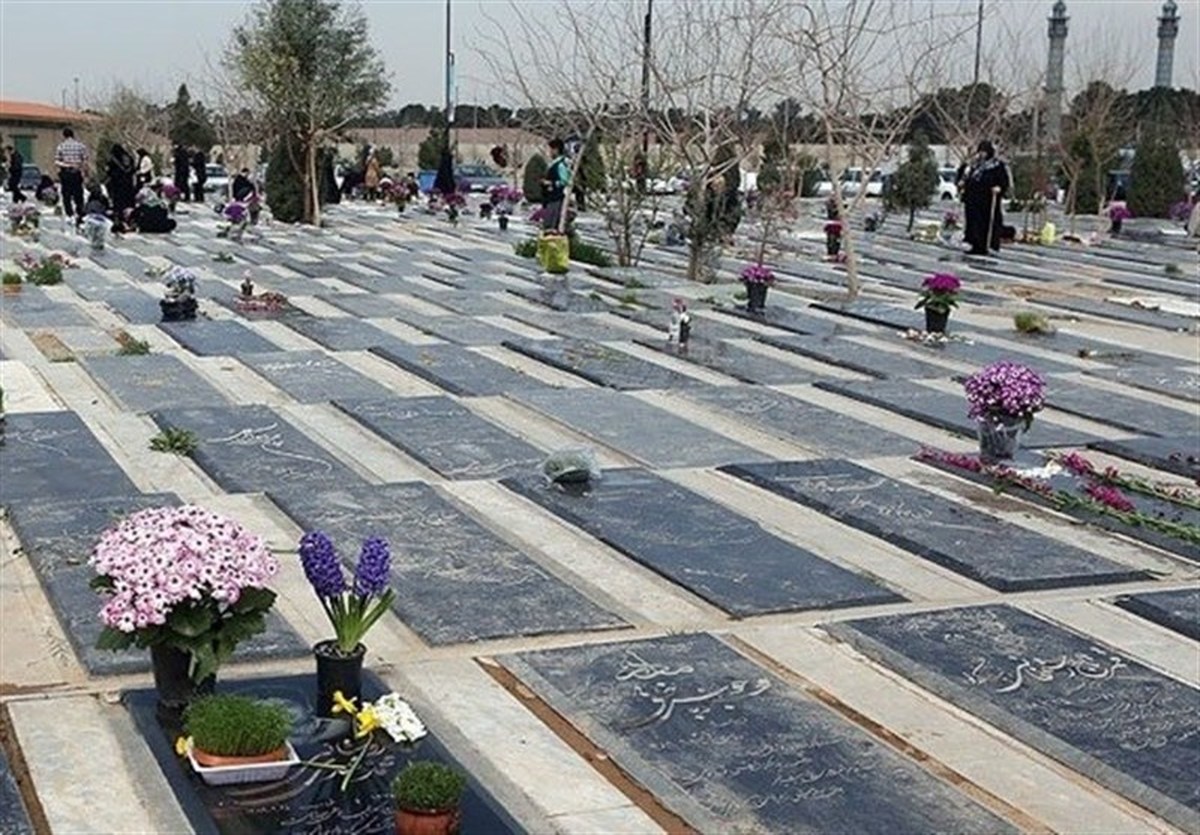 صحنه عجیب در قبرستان | دزدی عجیب | سرقت سنگ مزار!