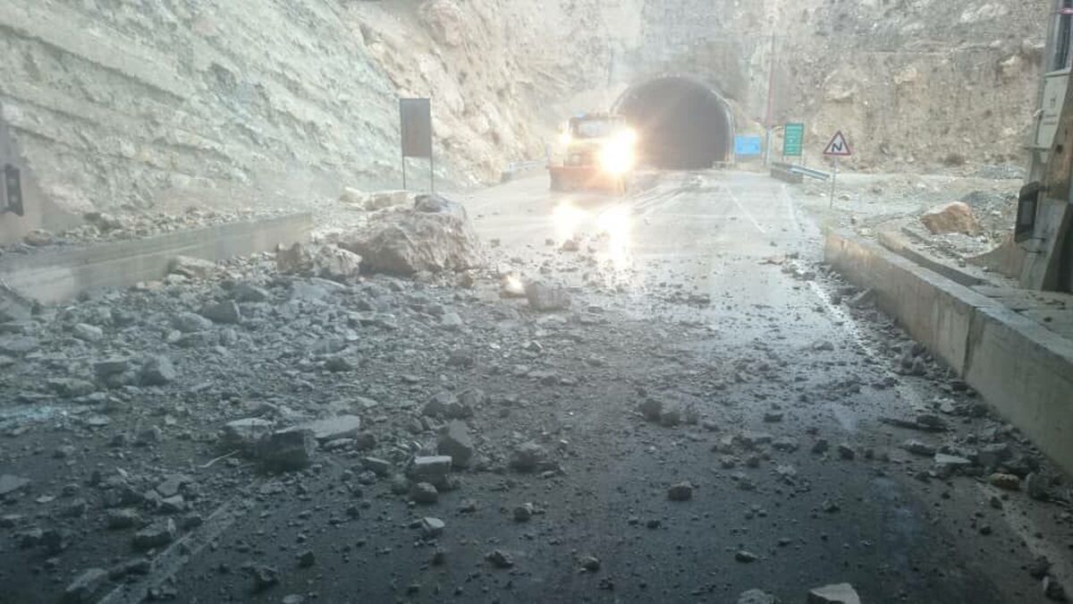 یک داربست در تونل آزاد راه تهران - شمال ریزش کرد | 12 مصدوم برجا گذاشت