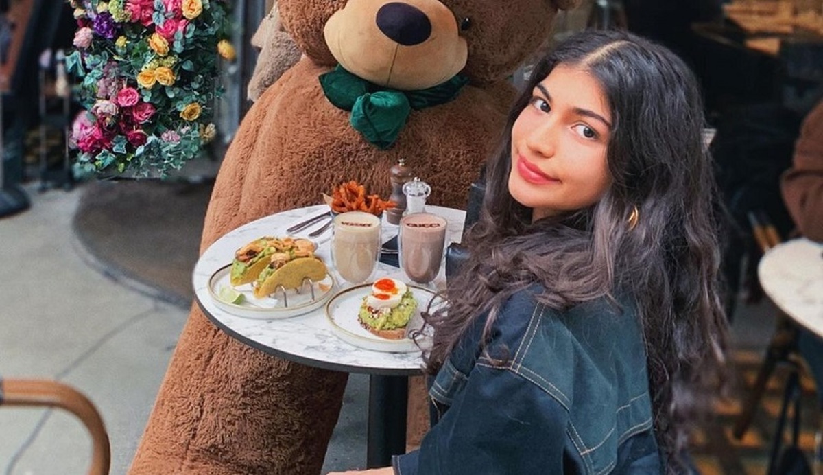 عکس دختر علی دایی با ژست فوتبالی پدرش! + عکس